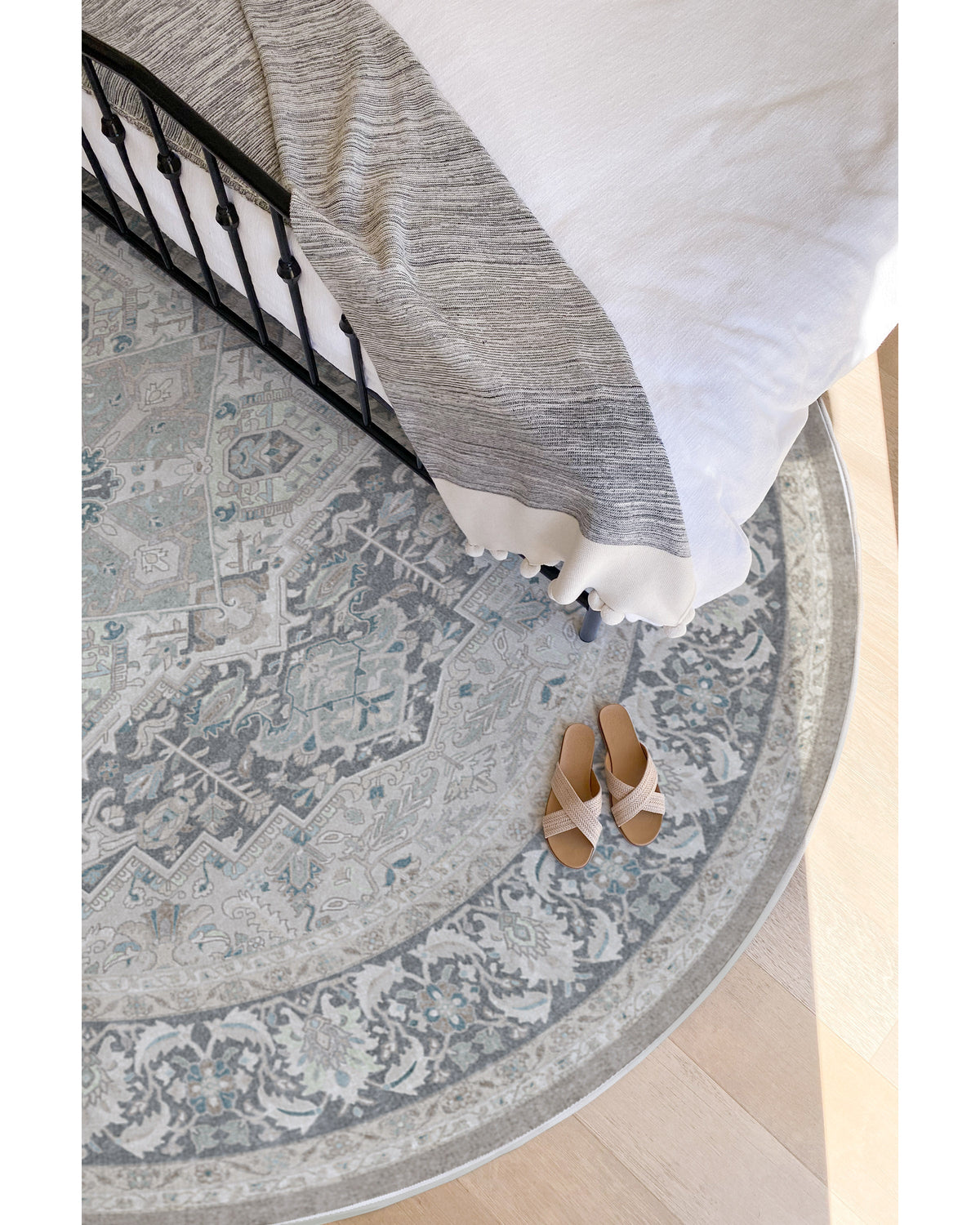 Hendesi Heriz Abalone Flatwoven Rug